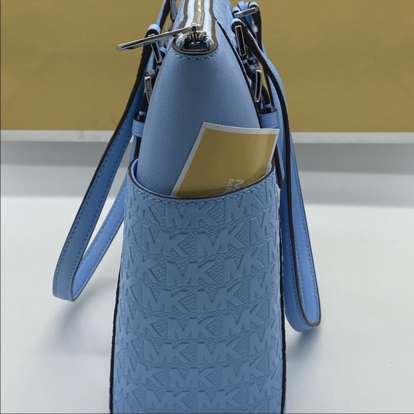 MICHAEL KORS CHARLOTTE LARGE TZ TOTE LIGHT SKY - Picture 13 of 16